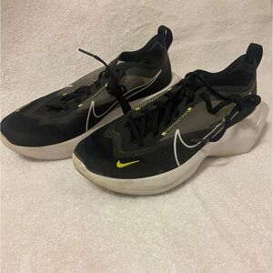 Nike Vista lite tennis shoes